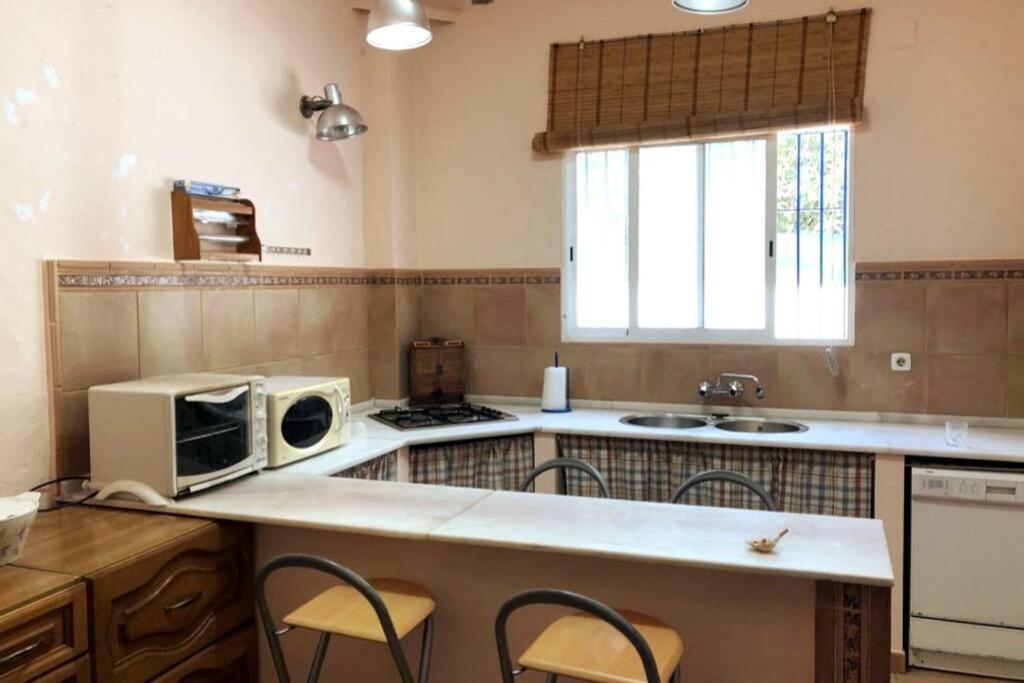 Sagrado Corazon - Chalet Con Piscina, A 25M Playa サンルーカル・デ・バラメダ エクステリア 写真